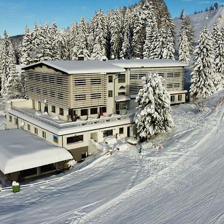 Hotel Alpenrose Gerlitzen Treffen Exteriör bild