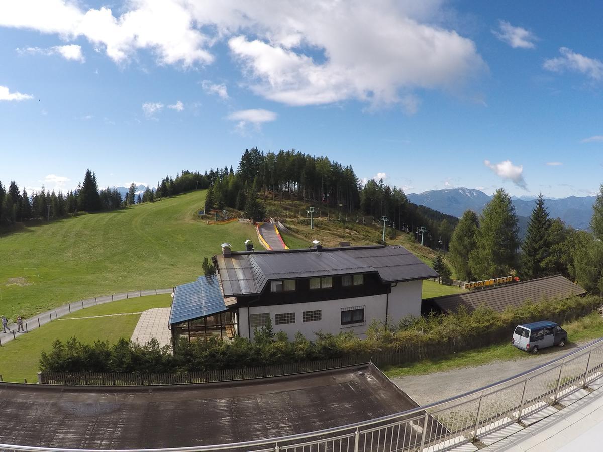 Hotel Alpenrose Gerlitzen Treffen Exteriör bild