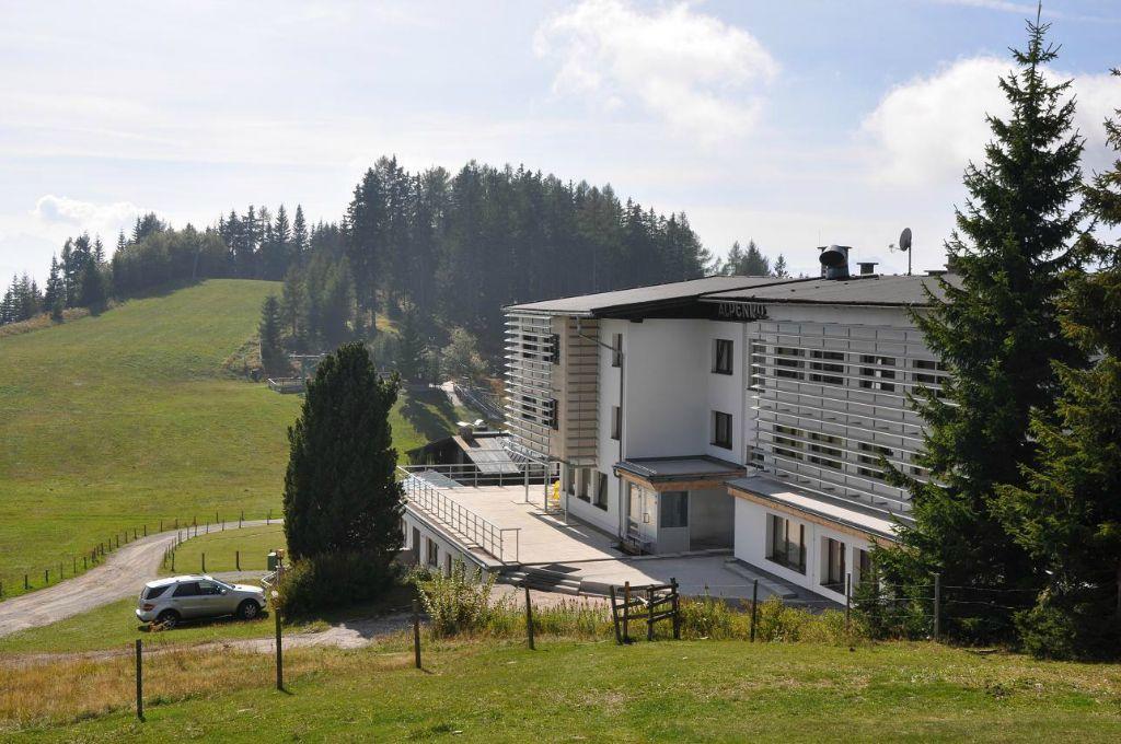 Hotel Alpenrose Gerlitzen Treffen Exteriör bild