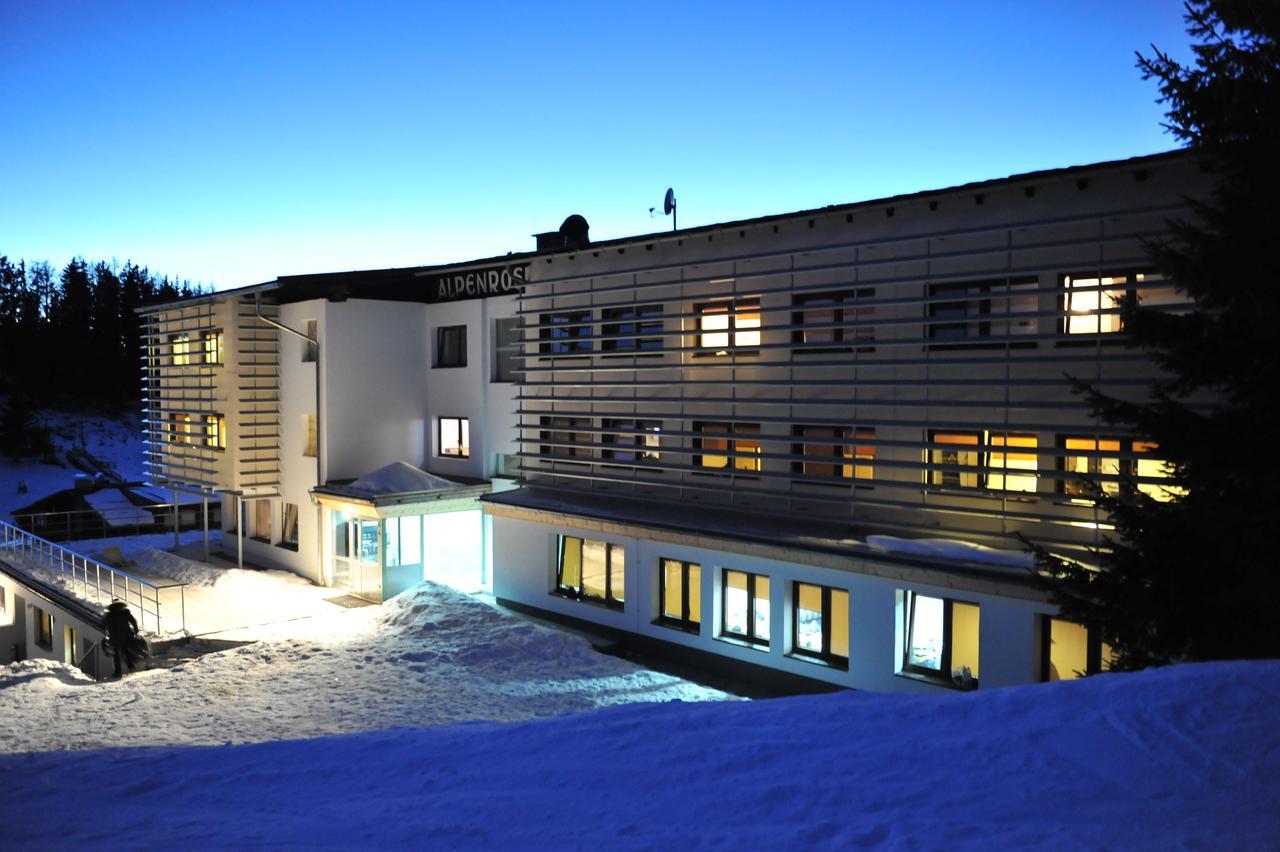 Hotel Alpenrose Gerlitzen Treffen Exteriör bild